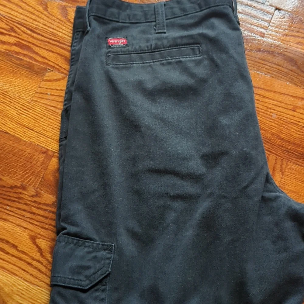 Wrangler Black Cargo Pants Durable Outdoor Style 36x34